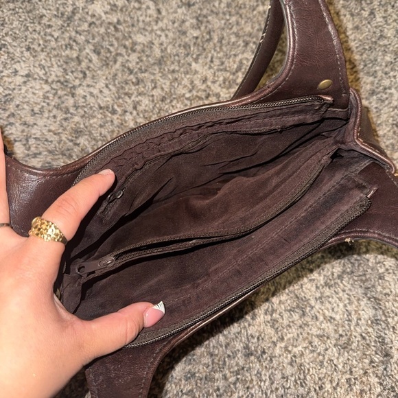 Elegant Chocolate Brown Leather Shoulder Bag - Picture 3 of 4